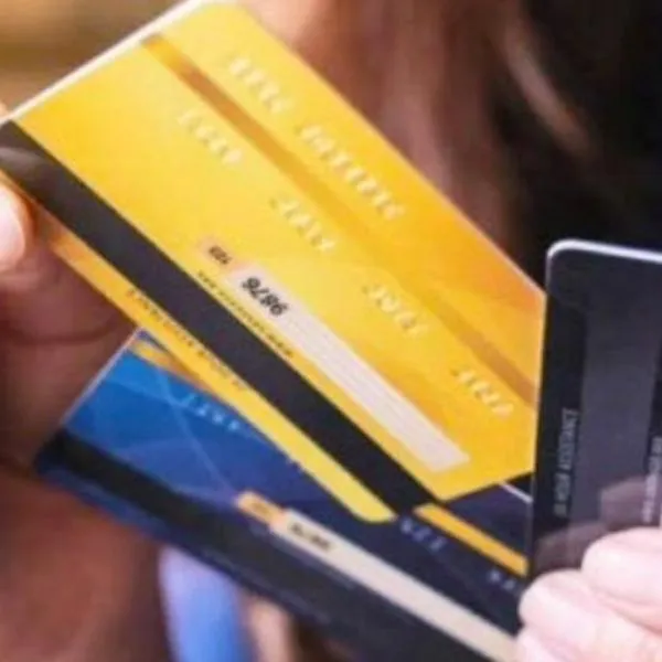 La Superintendencia Financiera oficializó una nueva reducción en la tasa de usura en Colombia y beneficia a personas con tarjetas de crédito.