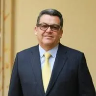 El presidente de Colpensiones recibió la orden de reintegrar a la jefe de prensa, quien salió favorecida con una tutela después de denunciar acoso. 