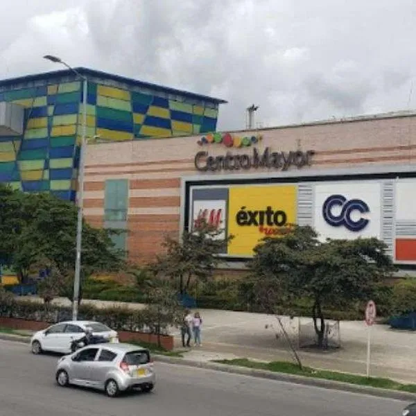 Fotos de Centro Mayor y Unicentro, en nota de que centros comerciales en sur de Bogotá acortaron vacancia: qué pasó con esos centros comerciales y Titán