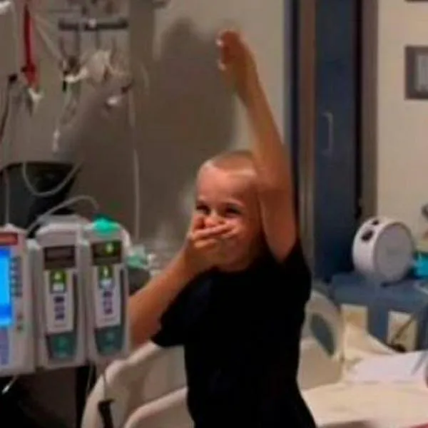 Video: conmovedora reacción de niño al descubrir que puede salvar la vida de su hermanita