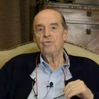 Canciller Álvaro Leyva ascendió a funcionarios de embajadas y consulados