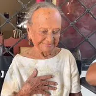 Abuela de 102 años baila trompo y también vallenato