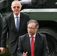 Gustavo Petro les habría pedido la renuncia a todos sus ministros en el Gobierno Nacional. El presidente no estaría conforme con las reformas en Congreso. 
