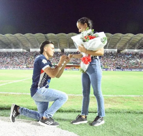 Le pidieron matrimonio durante el partido Alianza FC vs Junior en Valledupar