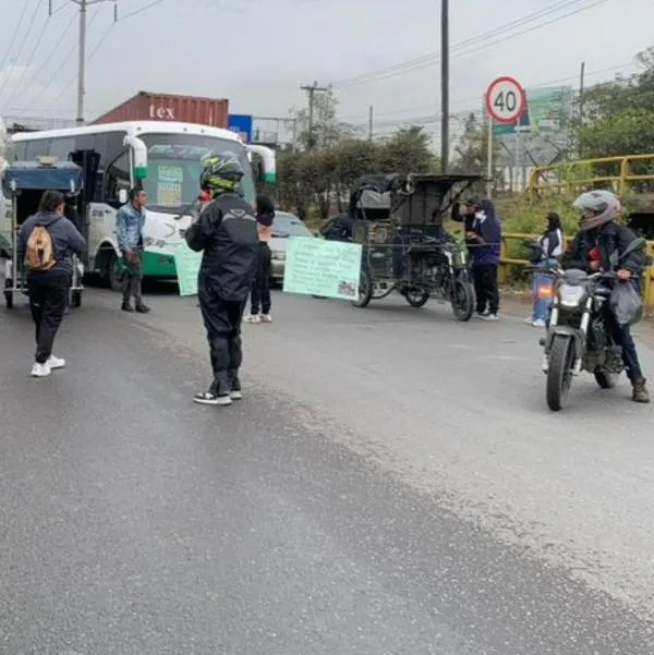 Foto de manifestaciones que cerraron vía Bogotá-Mosquera