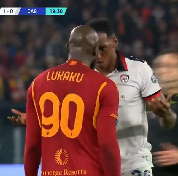 Yerry Mina se agarró con Romalu Lukaku en su debut con Cagliari: video y qué pasó