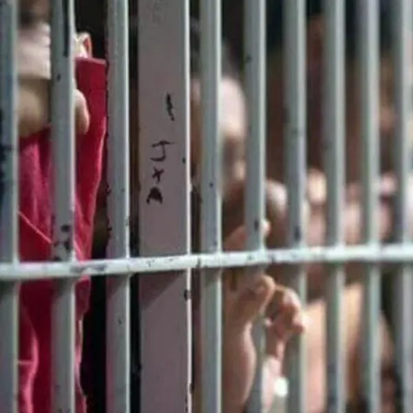 Inpec investiga a reclusos tomando cerveza y whisky en cárcel de Antioquia