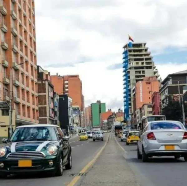 Carros en Bogotá que tendrán descuentos del 40 %, 60 % y 70 % en el impuesto vehicular. Los conductores son los más beneficiados. 