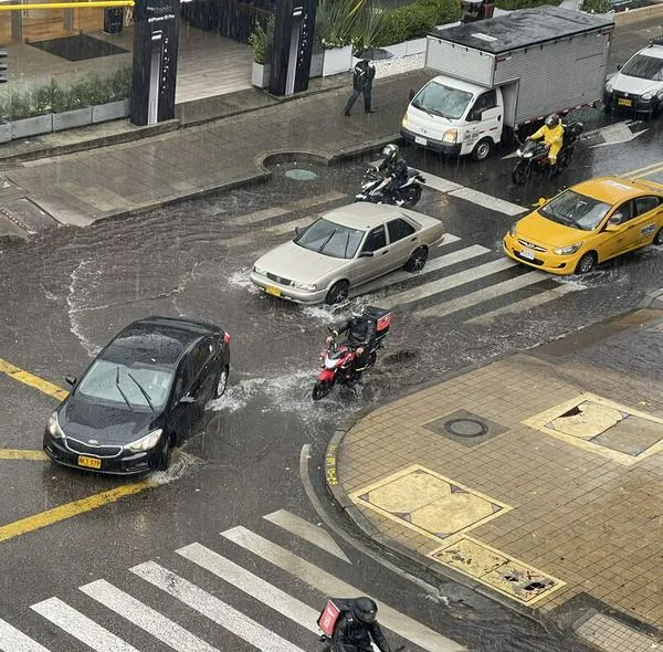 Volvieron las lluvias en Bogotá. Este martes 6 de febrero se reportó un fuerte aguacero en el norte de la ciudad, donde hubo problemas en la movilidad. 