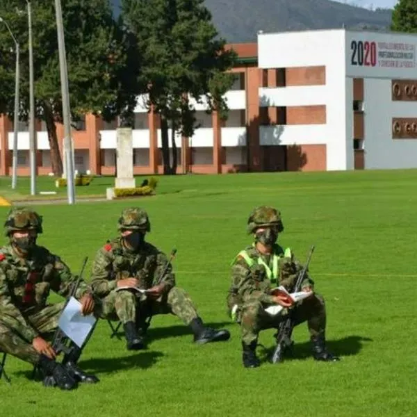 Escuela militar estará en cuarentena más de una semana; aislaron a 268 personas