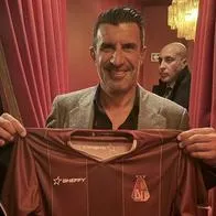 Deportes Tolima sacó pecho por foto de Luis Figo con su nueva camiseta 2024