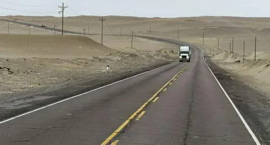 Foto de carretera panamericana, en nota de cuál es la carretera más grande del mundo: está en América y pasa por Colombia