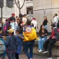 Palacio de Justicia de Bogotá fue bloqueado por manifestantes y no dejan salir a los magistrados de la Corte Suprema de Justicia.