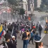 Momento en el que el antiguo Esmad interviene los disturbios ocurridos frente al Palacio de Justicia en Bogotá