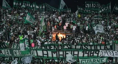 Hinchas de Nacional incendiaron el Atanasio Girardot.