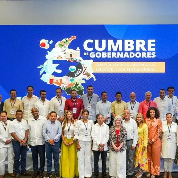 Cumbre de Gobernadores de Colombia reunidos con el presidente Gustavo Petro