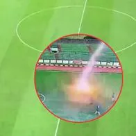 Imagen del momento exacto en que un trueno impacta a futbolista de Indonesia 