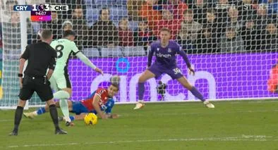 Daniel Muñoz quedó en ridículo en gol de Enzo Fernández con Chelsea: video