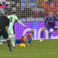 Daniel Muñoz quedó en ridículo en gol de Enzo Fernández con Chelsea: video