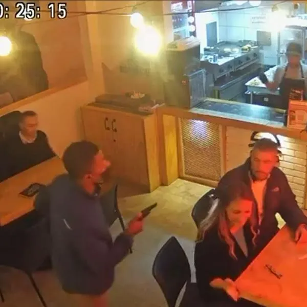 Captura de pantalla de cámaras de seguridad por robo en restaurante Pecado Capital