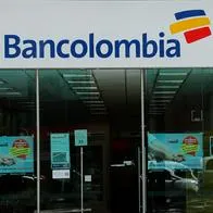 Clientes de Bancolombia y Davivienda en Bogotá: felices por decisión sobre oficinas.