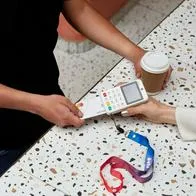Datáfonos Bold en Colombia abre negocio en Colombia y anunció que dará créditos, tarjetas, no cobrará por transferencia y más servicios para sus clientes. 