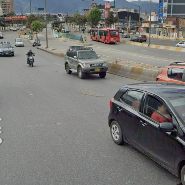 Mary Méndez publicó queja contra las personas que presuntamente se dedican a pinchar las llantas de los carros que circulan por la calle 80 de Bogotá.