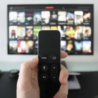 Foto de televisor, en nota de cuál es la función de puertos USB en esos aparatos: así puede sacarle provecho