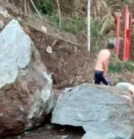 Mujer falleció luego de que le cayera encima una roca gigante