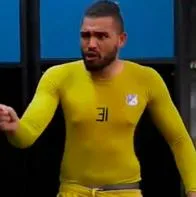 Momento en el que Álvaro Montero habla dentro del camerino de Millonarios luego de su expulsión contra Atlético Nacional
