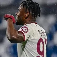 [Video] Duván Zapata homenajeó a René Higuita y tiró 'escorpión' en Italia