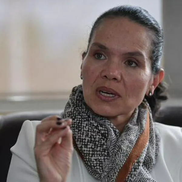 Astrid Rodríguez, ministra del Deporte que renunció, habría pedido que aceptaran su salida para esquivar la moción de censura en el Congreso.