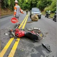 Tolima hoy: a motociclista le cayó piedra gigante, lo hirió, pero no murió