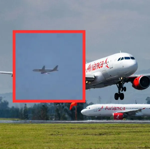 Aparece el video de la eme4rgencia en vuelo de Avianca que cubría la ruta de Barranquilla a Medellín: avión se estrelló contra gallinazo y salió fuego. 