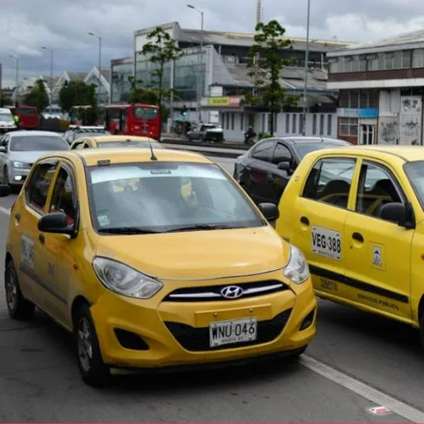 Aumento de la tarifa mínima de taxistas en Bogotá. 