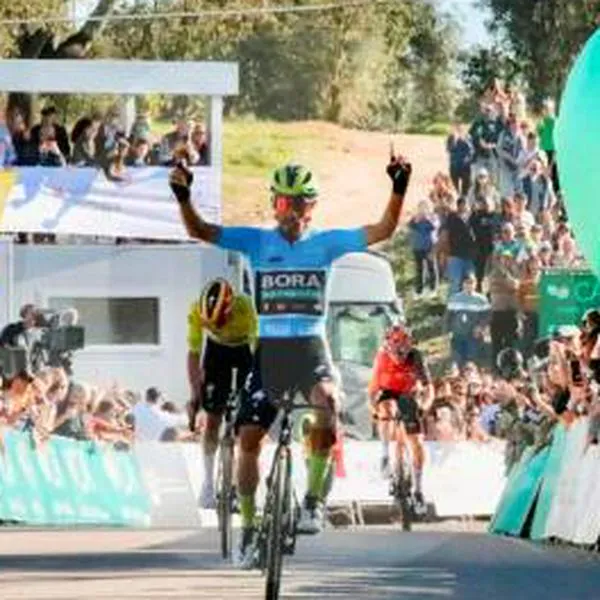 Una bala: Daniel Felipe Martínez ganó la última etapa de la Vuelta al Algarve y terminó segundo en la general