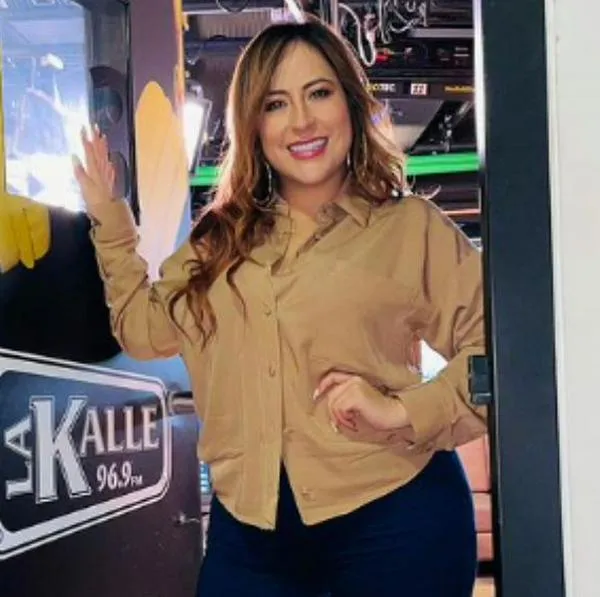 Laura 'Lala' Sarmiento, locutora de La Kalle que sufrió un accidente de tránsito cuando iba en moto por Bogotá