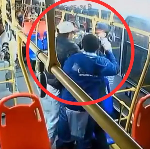 Captura de pantalla en Transmilenio por robo en alimentador.