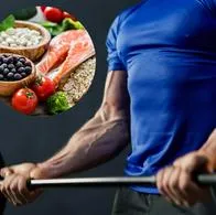 Imagen de músculos y comida por nota sobre alimentos que sacan masa muscular 