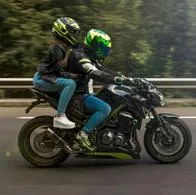  Director de la Adres, Félix León Martínez, asegura que el transporte público en moto que ofrecen Uber, Picap y Didi es ilegal y que debe acabar.