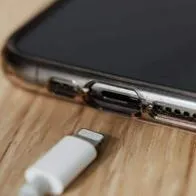 Empresas Samsung y Huawei ofrecieron recomendaciones para cargar la batería del celualr de forma correcta y cuidar su vida útil.