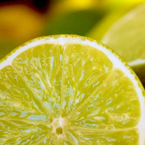 Foto de limones, en nota de para qué sirve esa fruta detrás de puerta en casa: esta es la razón de ese ritual