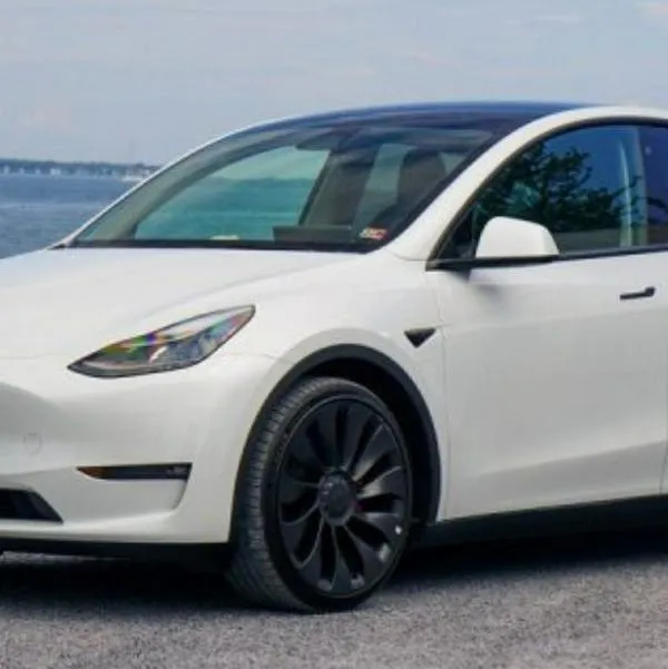 Tesla, la marca de vehículos eléctricos de Elon Musk, alista detalles para llegar a Colombia y venderá carros desde 165'000.000.