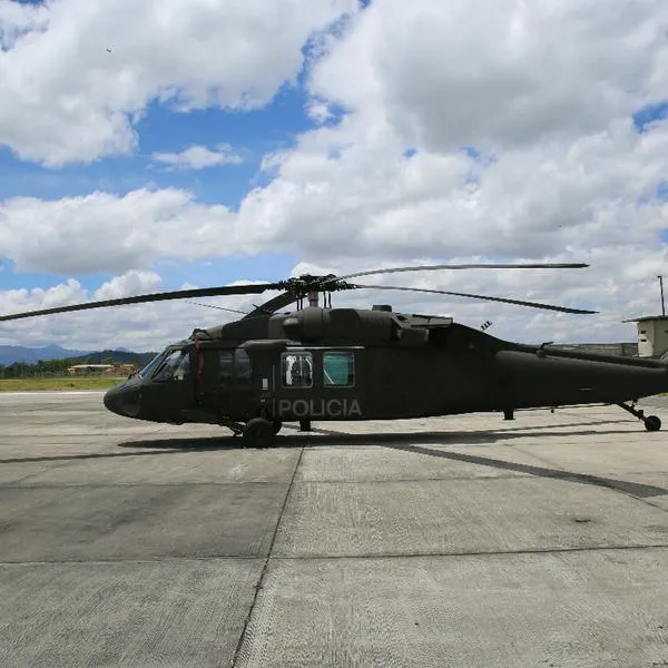 Desapareció helicóptero de la Policía que cubría la ruta Medellín-Tuluá. Perdió contacto con la Policía y en zona rural de Antioquia hubo impacto. 