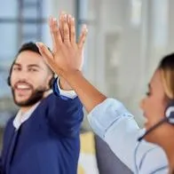 Trabajadores en Colombia, felices con anuncio por reducción en jornada laboral