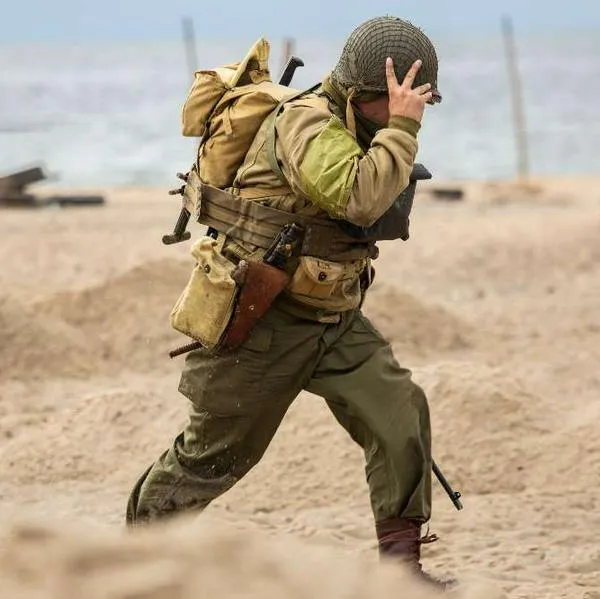 Foto de soldado, en nota de que colombiano en guerra en Ucrania contó cuánto gana como soldado por combatir a Rusia