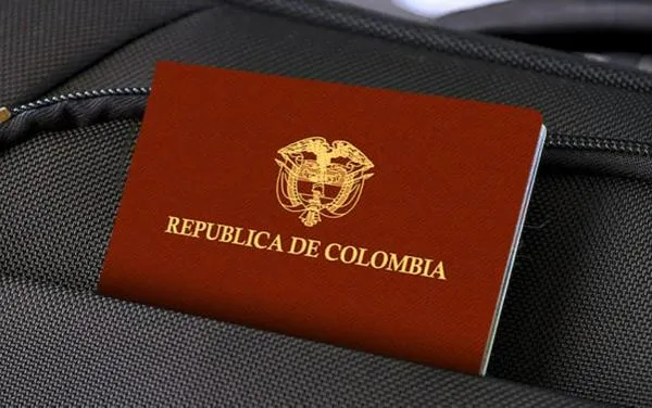 Recomendaciones financieras para colombianos que viajan al exterior