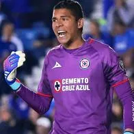 En Cruz Azul se rinden ante Kevin Mier y hasta le tienen cántico; ¿lo extrañan en Nacional?