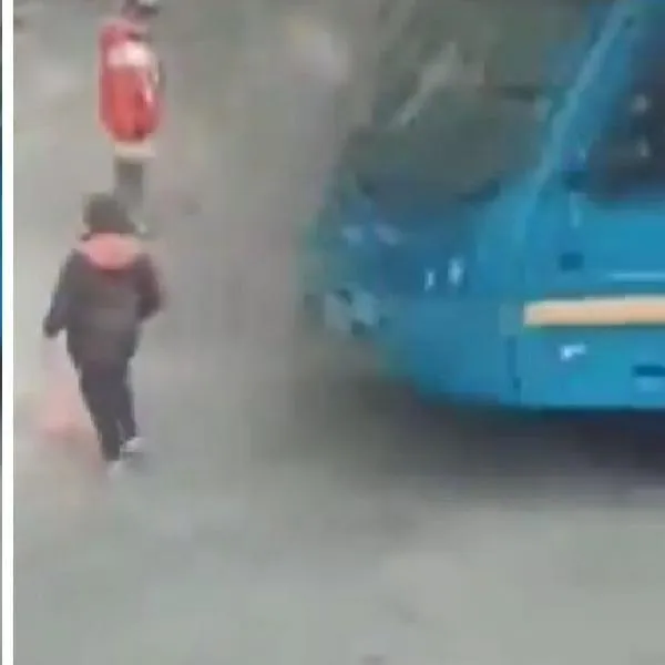 Video | Bus de Sitp atropelló a mujer de mediana edad; fue trasladada a la URI