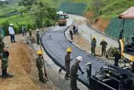 Así va el plan de Petro para que ingenieros militares construyan ferrocarriles